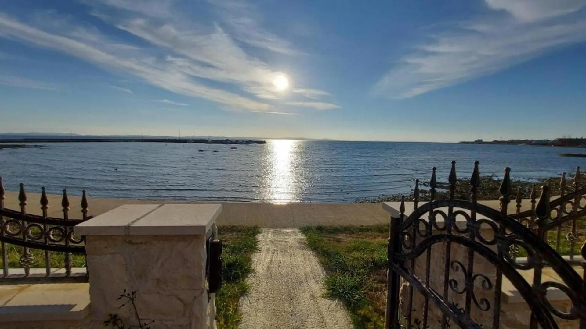 Apartments By The Sea Privlaka, Zadar - 23917 Privlaka  Privlaka (Zadar)